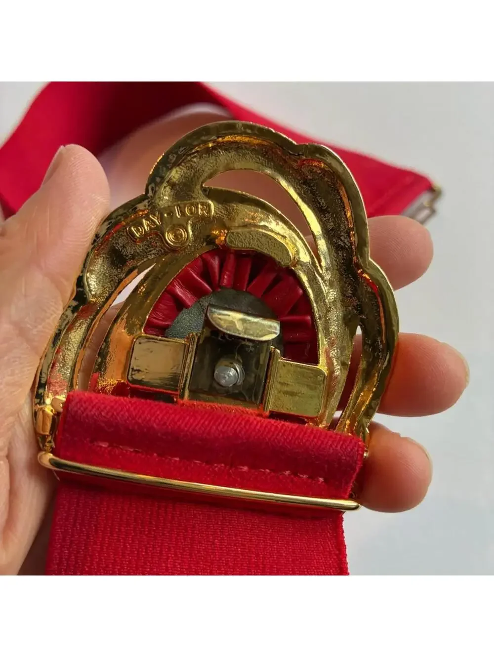 Vintage Day-Lor Red Stretch Cinch Belt Gold Tone Buckle Retro 80s Statement Belt